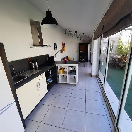 Maison Independante Avec Piscine Privative Pres De La La Garde