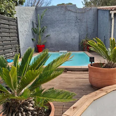 Nyaraló Maison Independante Avec Piscine Privative Pres De La