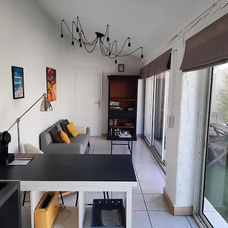 Hébergement de vacances Maisonnette Charmante Avec Piscine Privative *