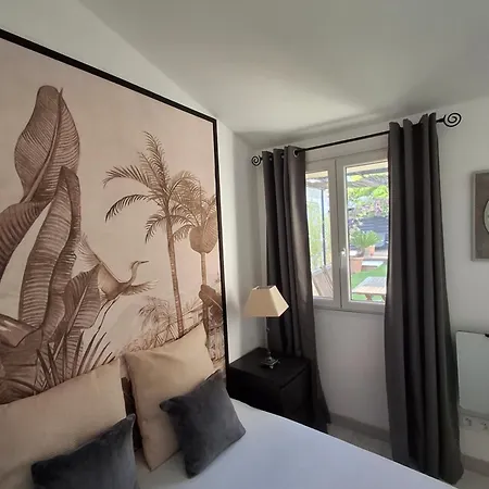 Hébergement de vacances Maisonnette Charmante Avec Piscine Privative *